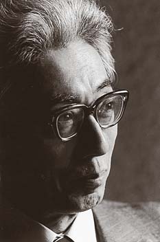 山本健吉
撮影:田沼武能