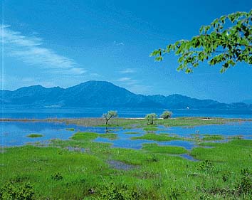 田沢湖
撮影:山梨勝弘