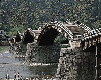 錦帯橋
撮影:山梨勝弘