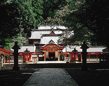 霧島神宮
撮影:山梨勝弘