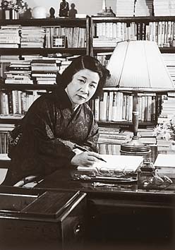 林芙美子
撮影:林 忠彦