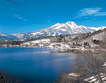 野尻湖と妙高山
撮影:新海良夫
