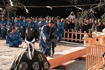 手斧初め
撮影:関戸 勇