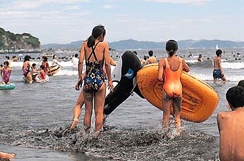 海水浴
撮影:関戸 勇