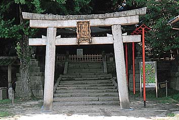 高良明神
撮影:的場 啓