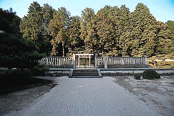 山科 天智天皇陵
撮影:的場 啓