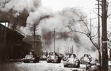 中華門城壁爆破 1937年
提供:毎日新聞社