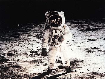 月面に立つオルドリン飛行士 アポロ11号 1969年7月20日
撮影:NASA