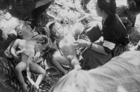 道ノ尾駅前臨時救護所(1945年8月10日)
撮影:山端庸介