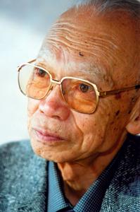城山三郎(2002年)
提供:毎日新聞社