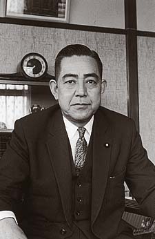 佐藤栄作
撮影:田村 茂